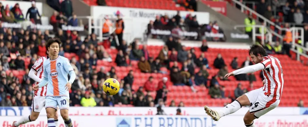 Swansea Seal the Deal in the Second Half