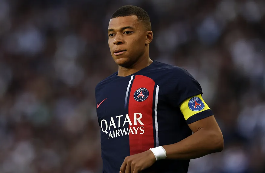 A Bold New Look for the PSG Star