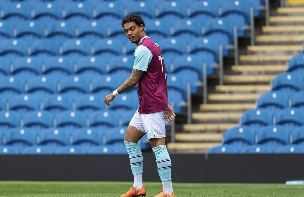 The Ronaldinho Legacy: Pressure or Motivation?