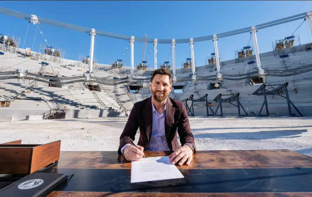 Who Was Involved in the Contract Discussions